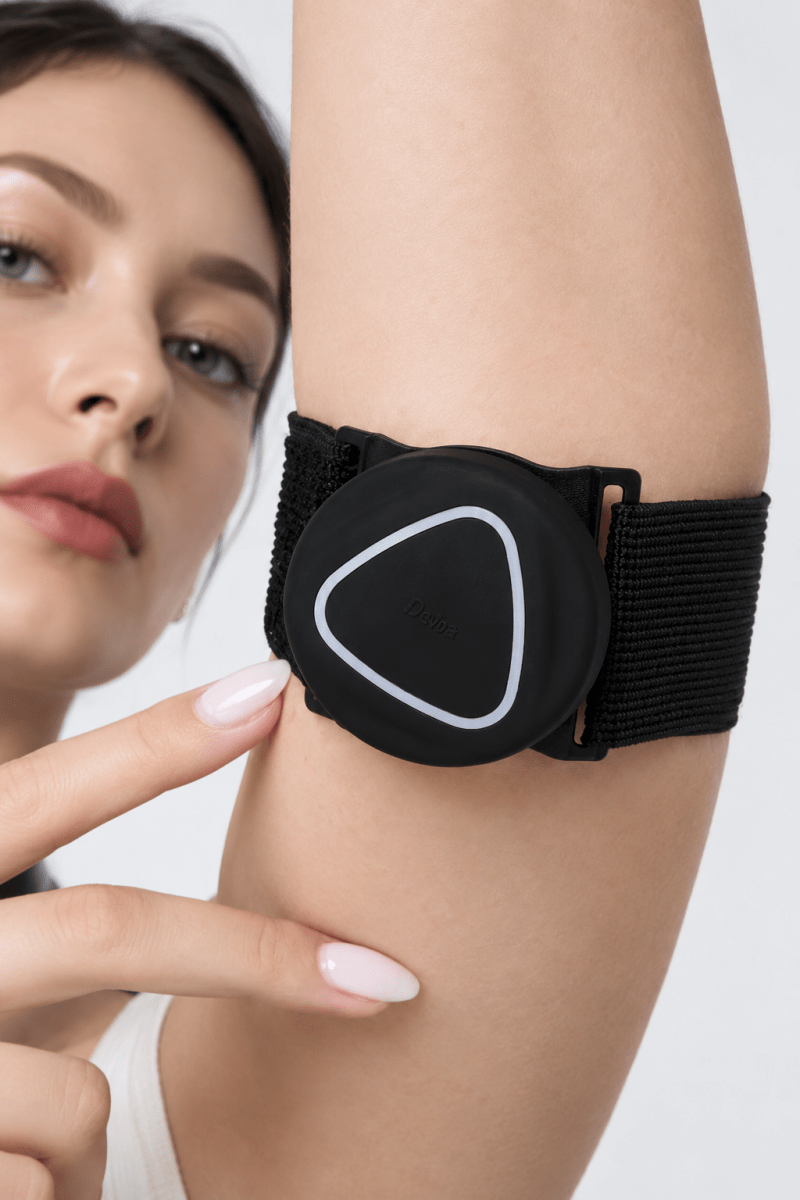 Woman wearing Aalok Band Single with Aalok Patch on her elbow